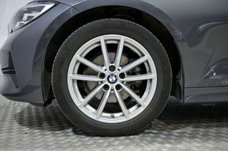 BMW Serie 3   318dA Business