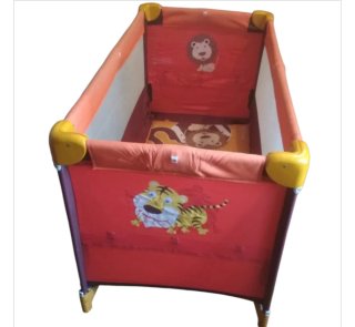 Cuna de viaje infantil con dibujos