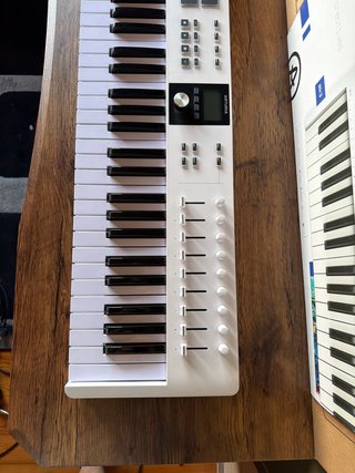 Arturia KeyLab Essential 61 MK3 Controlador MIDI