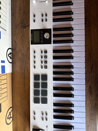 Arturia KeyLab Essential 61 MK3 Controlador MIDI