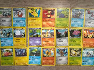 Lote de 40 Cartas Pokémon Originales (En Español)