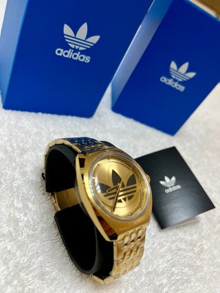 Reloj Adidas Dorado y Negro