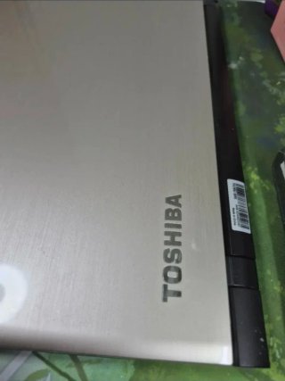 Toshiba Satellite i5 | SSD 1TB + HDD 1TB