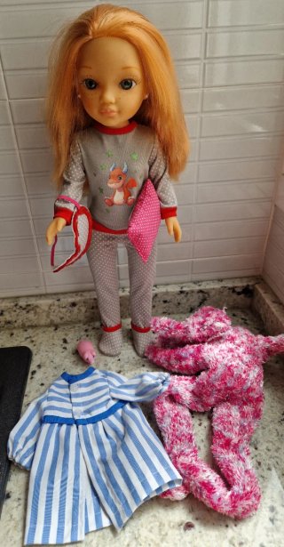 Nancy pelirroja pijama dragón y almohada + ropita
