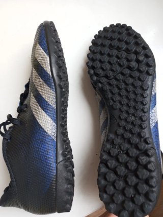 Botas de fútbol Adidas Negras y Azules
