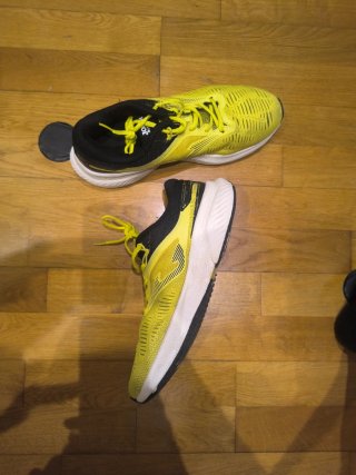 Zapatillas Joma Running Negras y Amarillas