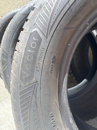 4 Neumáticos Goodyear 235/65 R17 108W