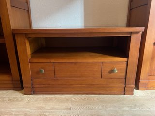 Conjunto Mueble TV, Vitrina y Estantería Madera