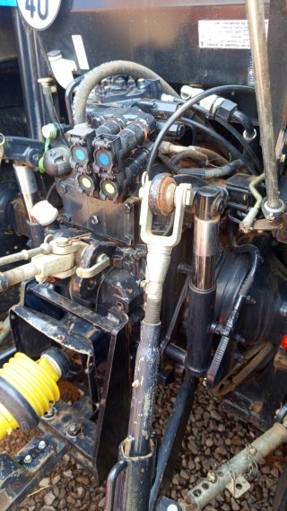 New Holland TS115a 6 Cilindros Turbo