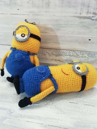 Minions Kevin y Stuart muñecos tejidos