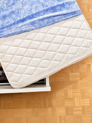 Cama diván IKEA blanca con 3 cajones y colchón
