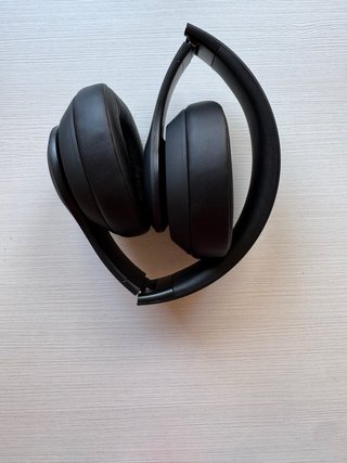 Beats Studio Pro Negros