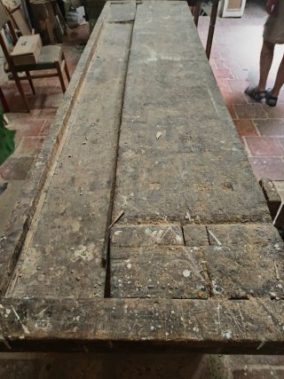 Mesa de carpintero antigua de madera