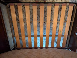 Somier 135 metálico con láminas de madera