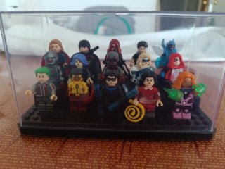 Lote Figuras Lego DC Titans.