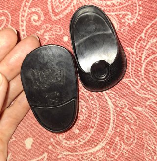 2 pares de zapatos Nancy