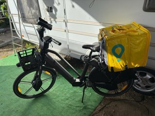 Bici Eléctrica con Bolsa Amarilla