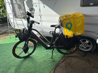 Bici Eléctrica con Bolsa Amarilla
