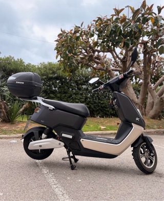 Moto Eléctrica Scooter 1000km