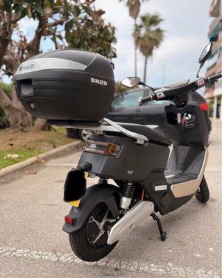 Moto Eléctrica Scooter 1000km