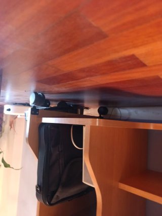 Mesa de ordenador/escritorio con ruedas