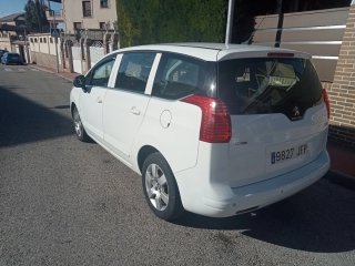 Peugeot 5008 2015