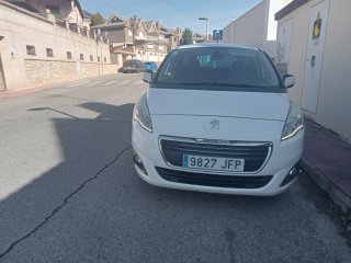 Peugeot 5008 2015
