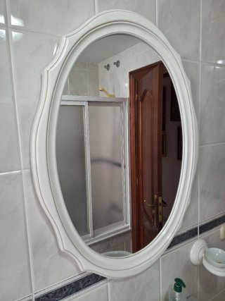 Espejo Ovalado Blanco y Madera