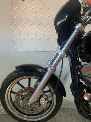 Harley Davidson Superlow 883