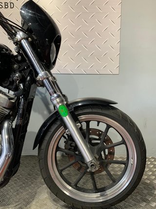 Harley Davidson Superlow 883