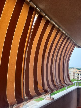 Toldo de terraza con riel