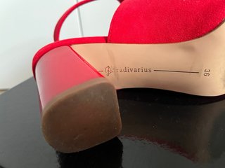 Sandalias Stradivarius Rojas Tacón