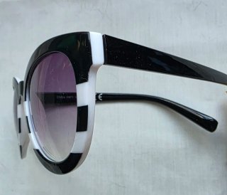 Gafas de sol Zara rayas blancas y negras