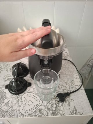 Exprimidor Eléctrico Ufesa Vitality