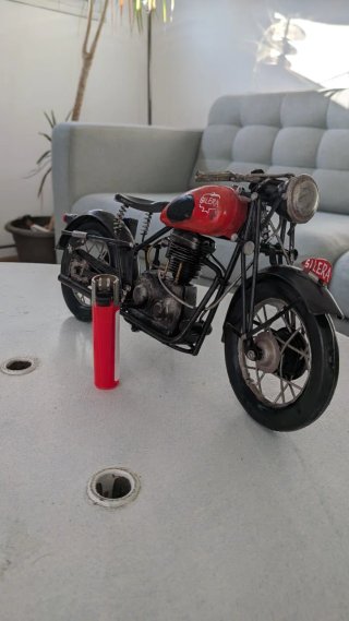 Moto Decorativa Clásica Roja