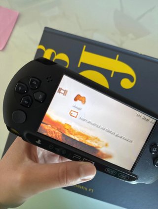 PSP Sony Negra Casi Sin Uso. Bateria carga al 100%