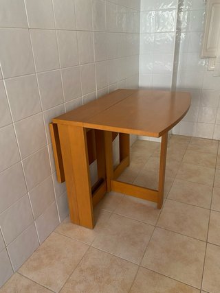 Mesa de cocina plegable de madera