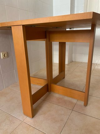 Mesa de cocina plegable de madera