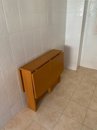 Mesa de cocina plegable de madera