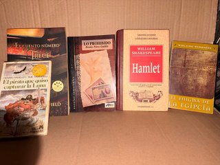 Lote 5 libros — 8 €