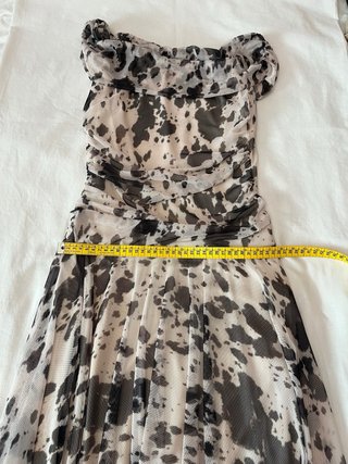 Vestido de fiesta estampado blanco y negro