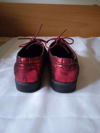 Zapatos rojos  unisex T37 ante y brillo