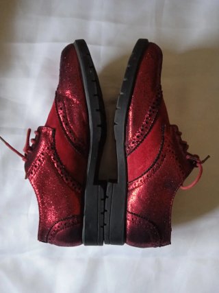 Zapatos rojos  unisex T37 ante y brillo