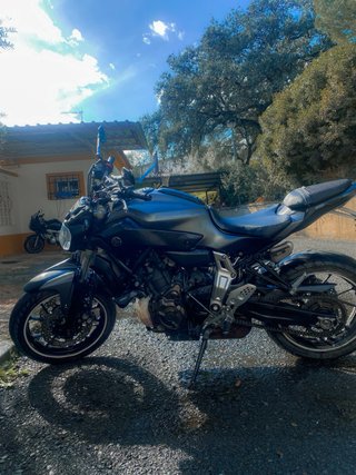 Yamaha MT-07 2016 - Limitada A2+ extras + itv 2027