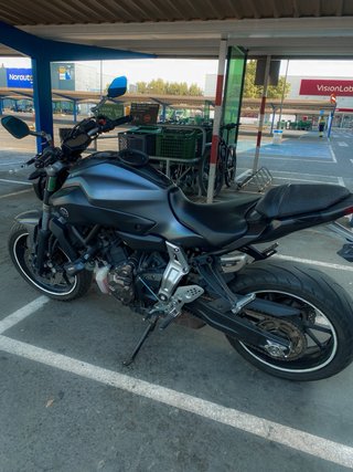Yamaha MT-07 2016 - Limitada A2+ extras + itv 2027