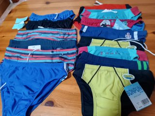 Lote bañadores hombre/niño.  6.hom.8 d.niño
