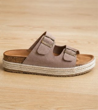 Sandalias de ante con hebillas