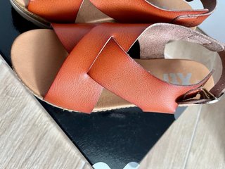 Sandalias cuña XTI naranja