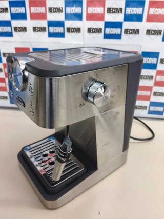 Cafetera espresso manual De’Longhi Classic con vaporizador y 15 bares