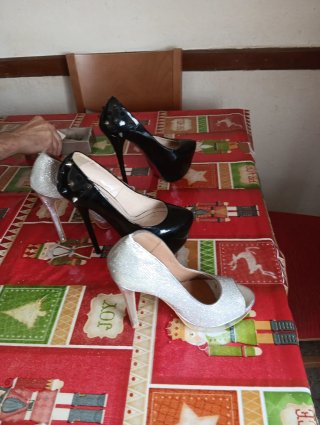 Zapatos de fiesta tacón alto negros y plateados